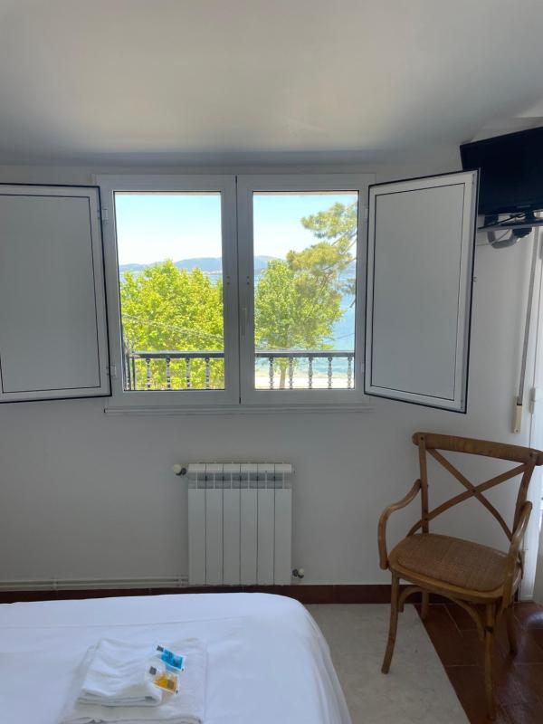 Quadruple Room with Sea View image 3