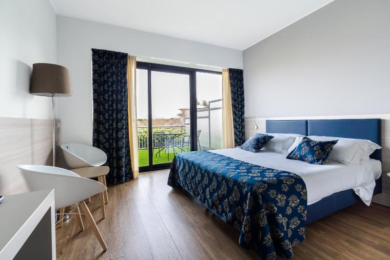 Double or Twin Room with Balcony image 1