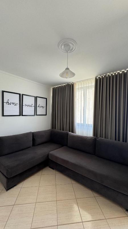 One-Bedroom Apartment image 1