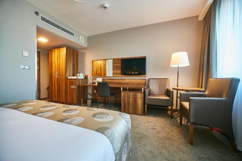 Standard Room image 4