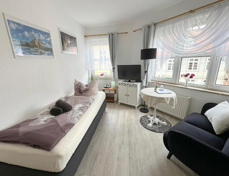 Single Room image 4