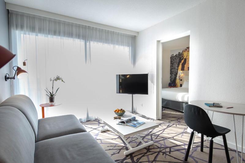 Apartment with Balcony and Garden View image 3