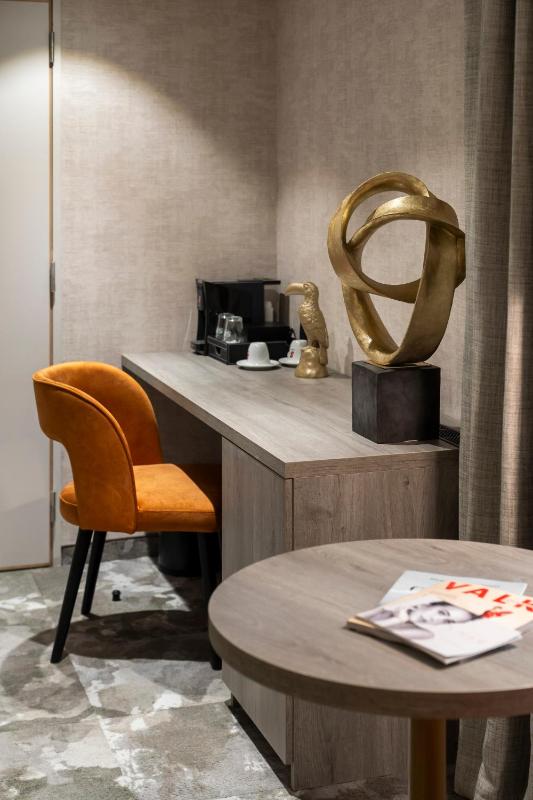 Junior Suite image 2