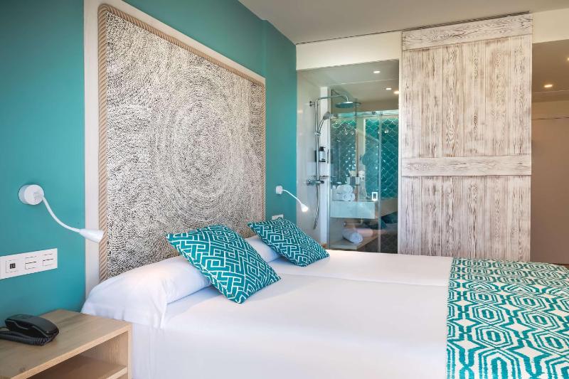 Double Room image 4