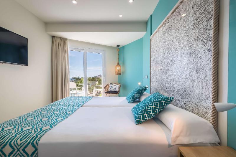 Double or Twin Room with Side Sea View image 1