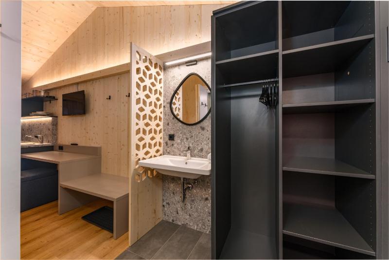 Cozy Studio Apartment with Balcony image 2