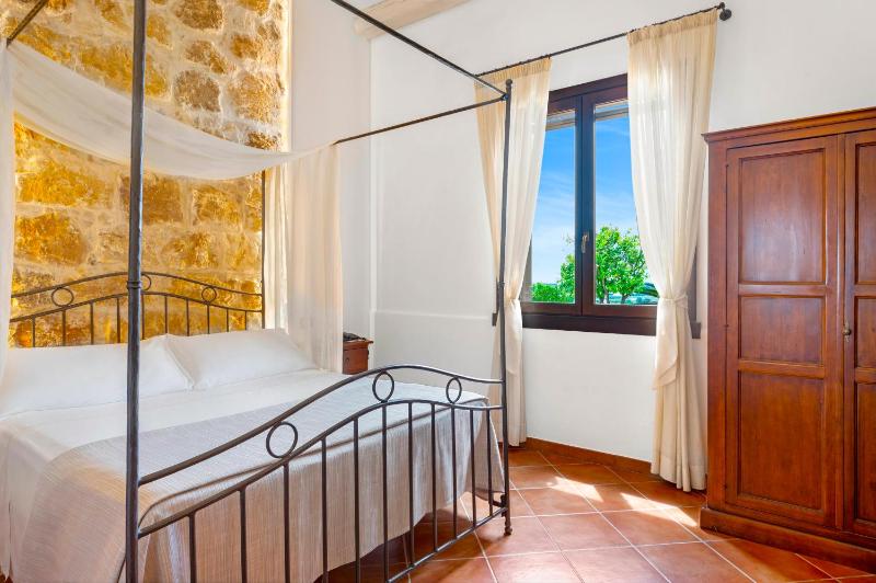 Camera Matrimoniale Romantica image 3