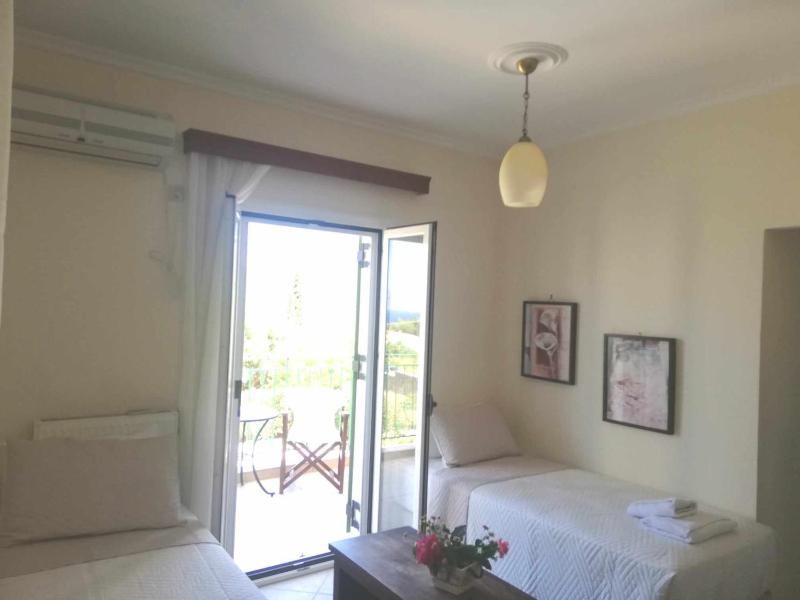 Deluxe Villa image 2