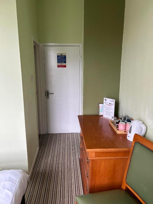 Double Room with Private Bathroom image 4