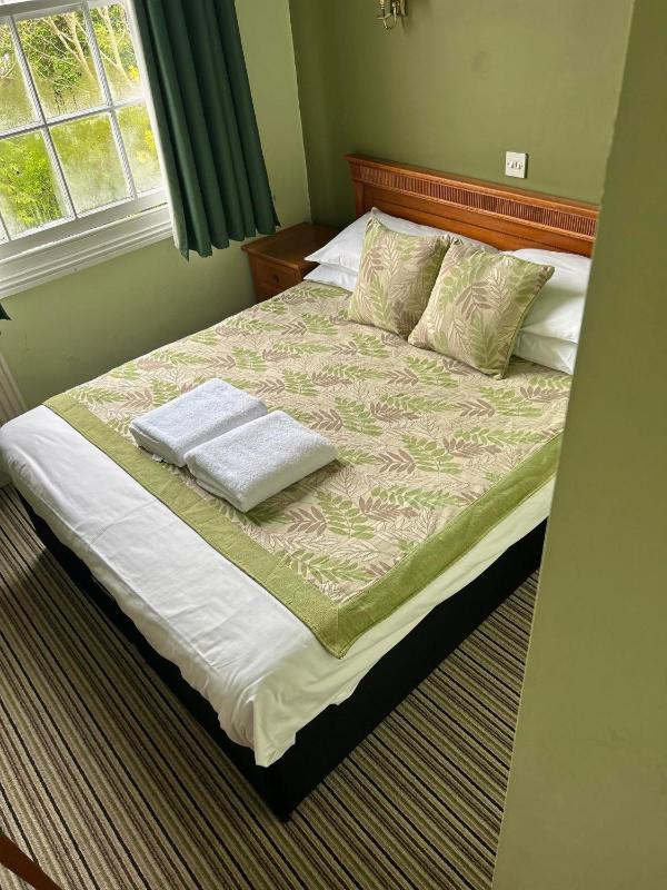 Double Room with Private Bathroom image 1