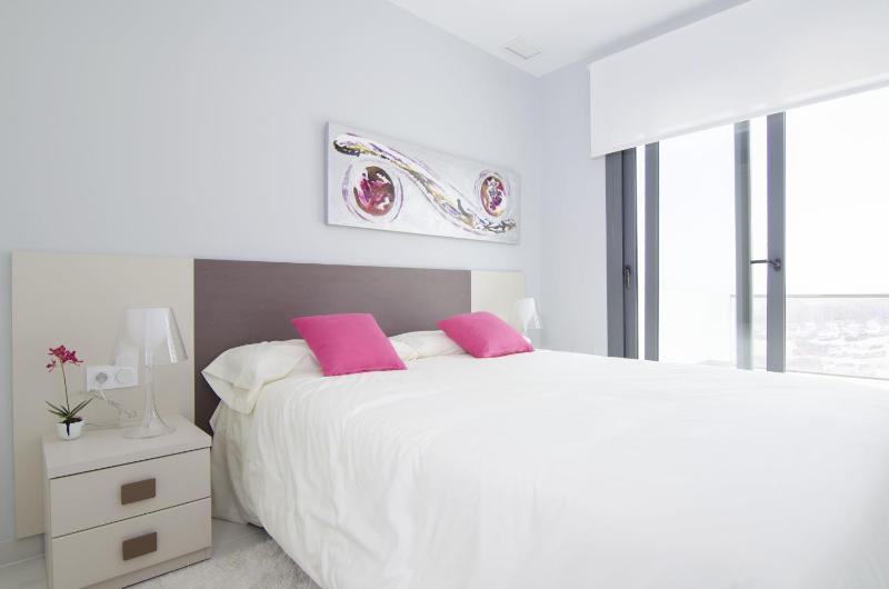 Three-Bedroom Apartment with Sea View image 4