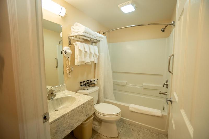 Queen Room image 1