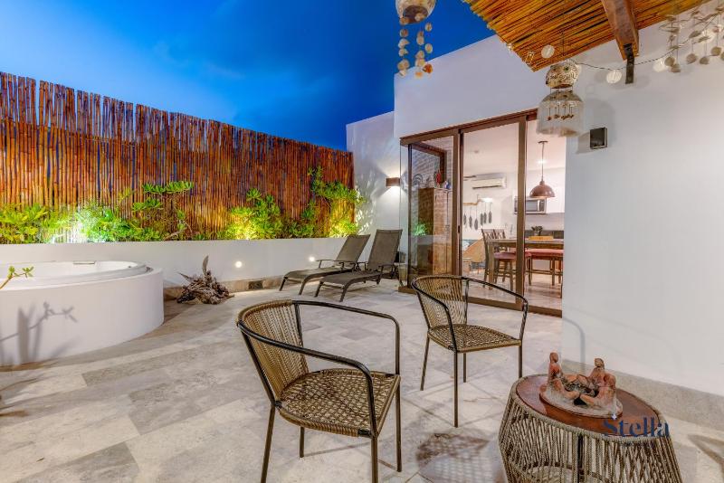Private Rooftop 1BR Condo with Stunning Common Areas - image 7