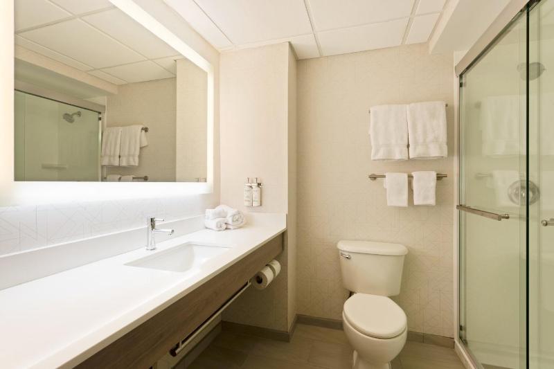 Standard Room image 4