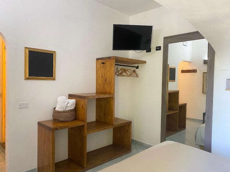 Black Market Hotel - image 17