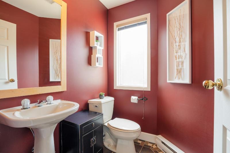 4BR in Blueberry Hill Estates Mountain Views Large Family Home Wood Fireplace Balcony - image 29
