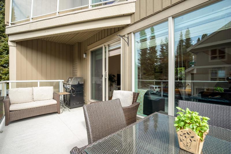4BR in Blueberry Hill Estates Mountain Views Large Family Home Wood Fireplace Balcony - image 28