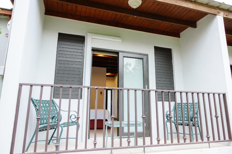 Deluxe Double Room (1 adult + 2 children) image 2