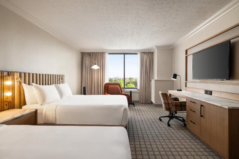 Standard Queen Room with Two Queen Beds image 4