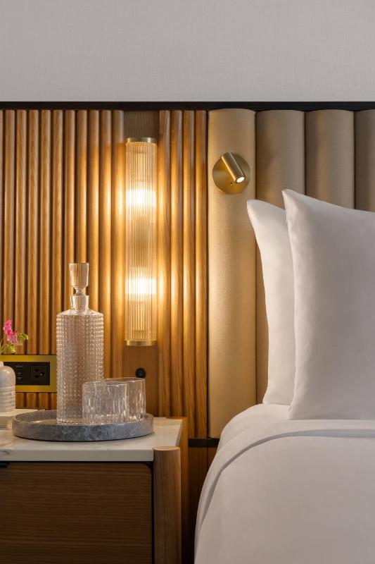 One-Bedroom Queen Suite with Two Queen Beds image 4