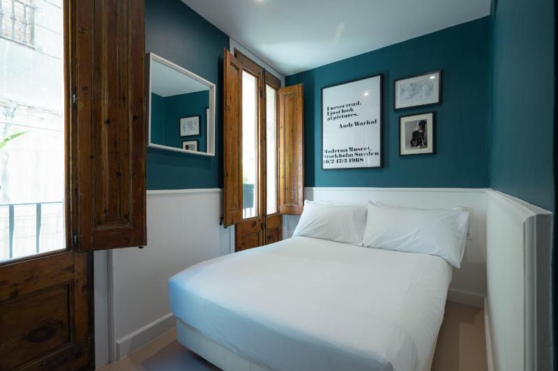 Double or Twin Room with Extra Bed image 4