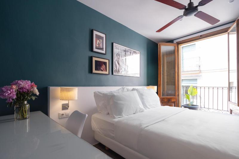 Double Room with Private External Bathroom image 1