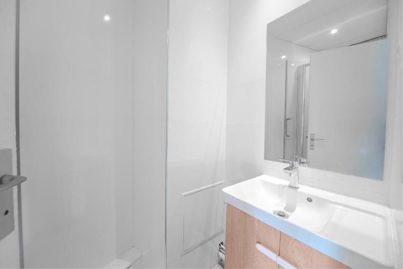 4-Bed Mixed Dormitory Room image 4