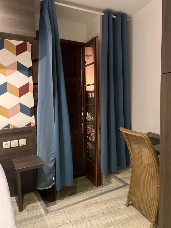 Double Room with Balcony image 3