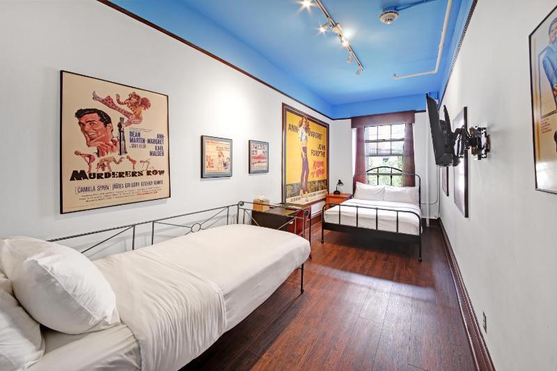 One-Bedroom Suite image 3