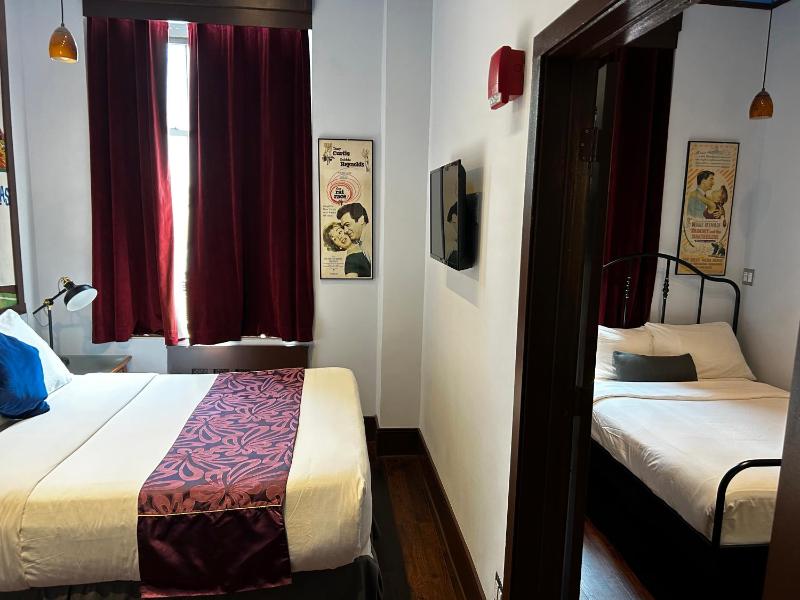 Chelsea Pines Inn - image 12
