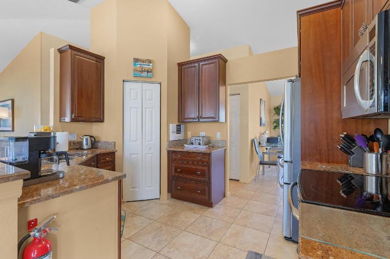 Key Largo SW Cape - waterfront private home locally owned & managed fair & honest pricing - image 14