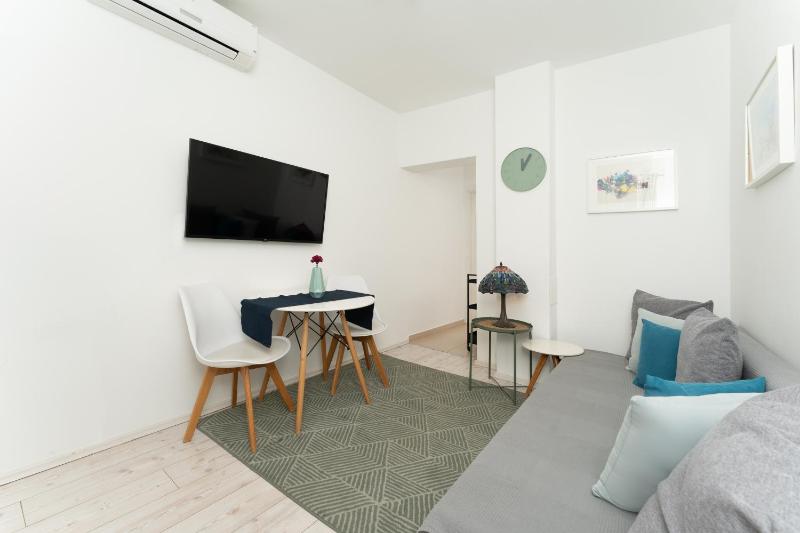 Apartment with Garden View image 1