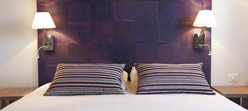 Double Room image 3