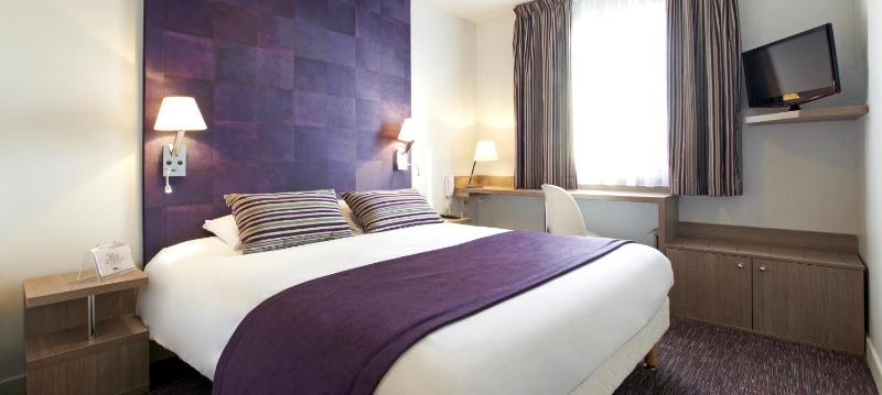 Double Room image 4