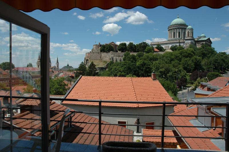 Two-Bedroom Apartment with Balcony image 2