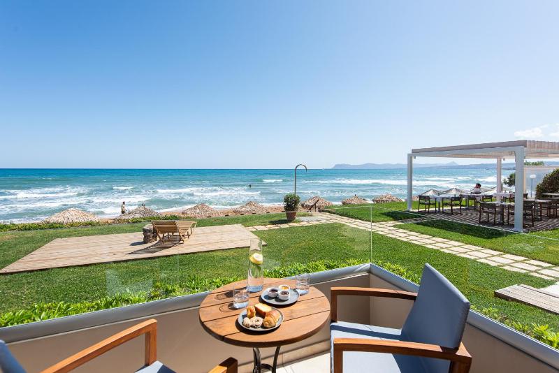 Studio with Sea View image 3