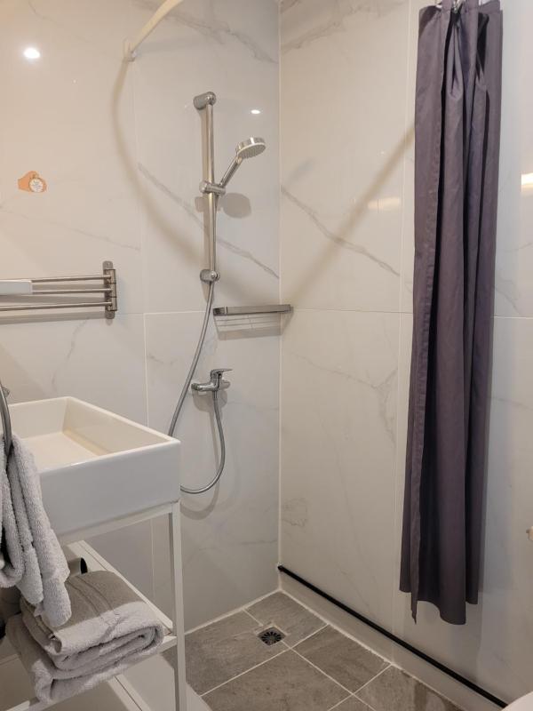 Single Room with Access By Stairs image 2