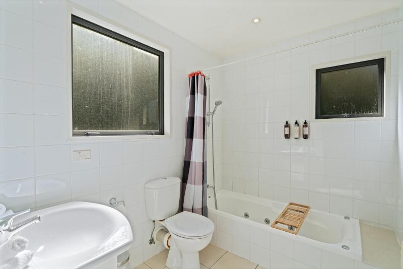 Goldfield Holiday Home - image 20