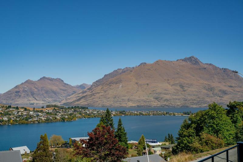 Goldfield Holiday Home - image 25
