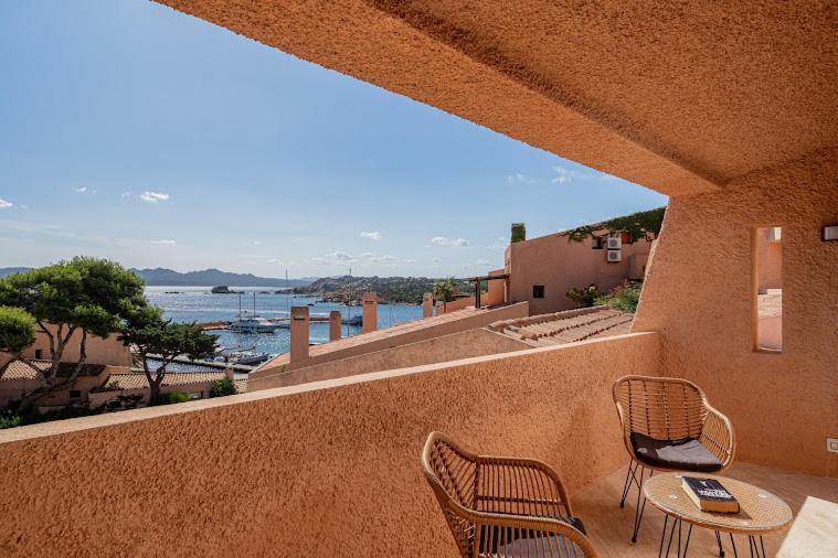 Double Room with Sea View image 4
