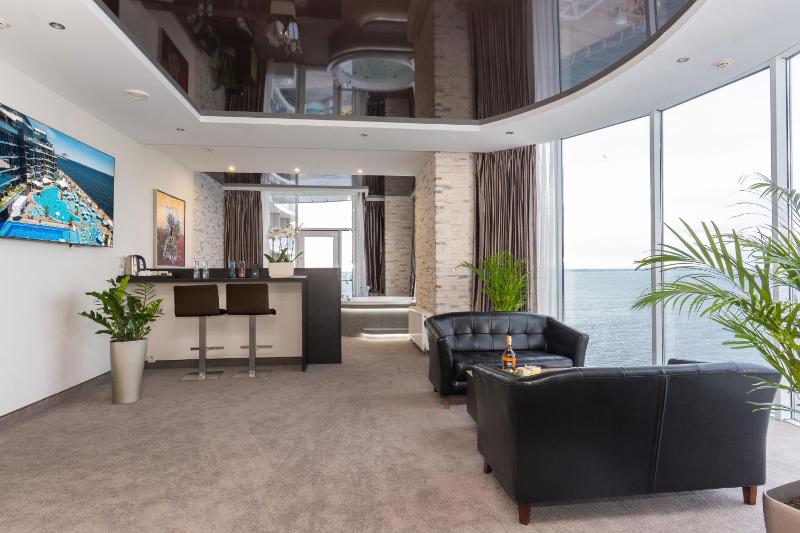 Presidential Suite, Panoramic Sea View image 3