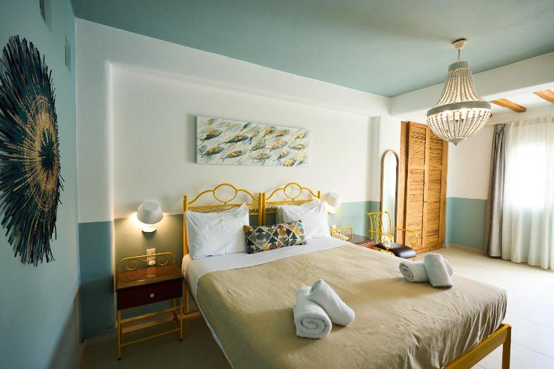 Budget Double or Twin Room with Pool View image 1