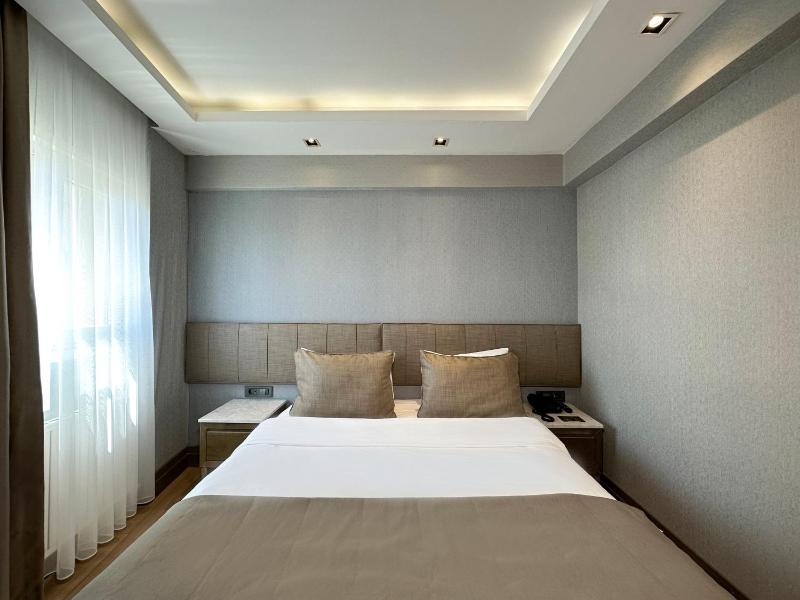 Economy Double Room image 1