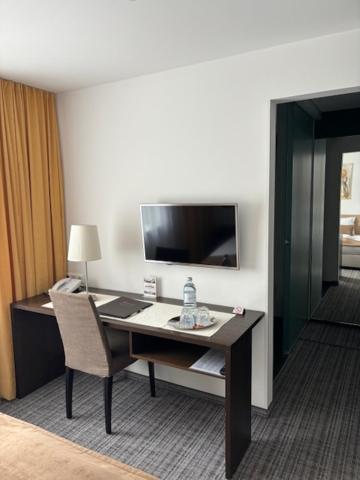 Single Room image 4