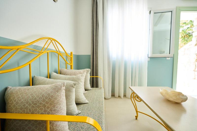 Superior Twin Room with Pool View image 4