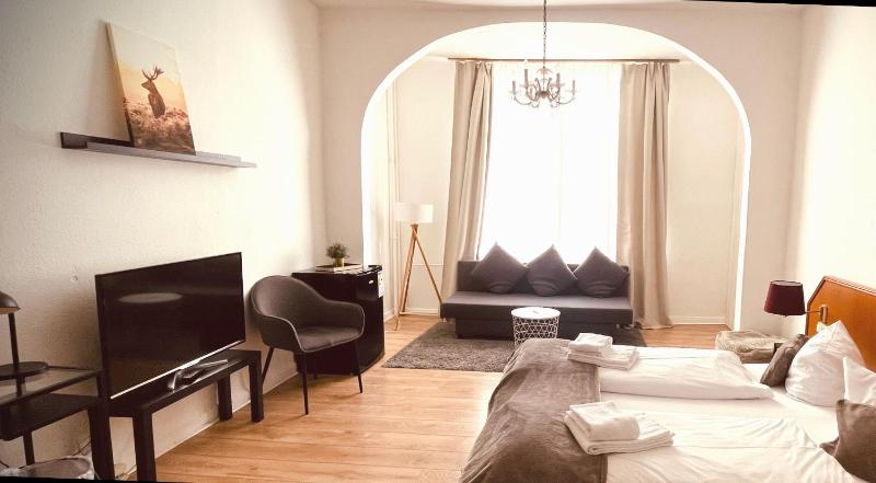 Family Room image 1