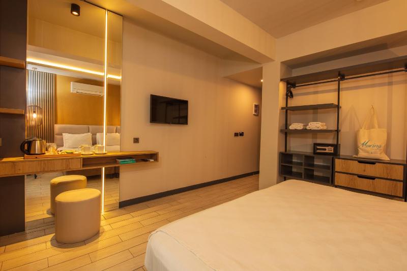 Superior Double or Twin Room with Mountain View image 3