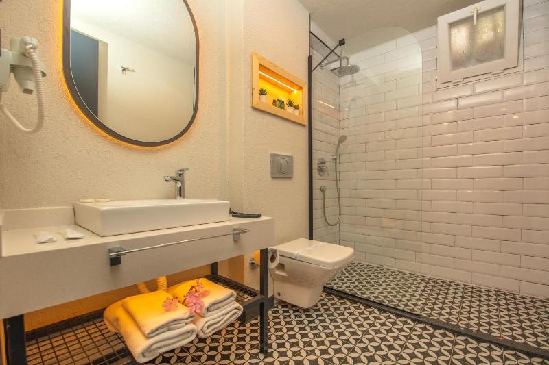 Superior Double or Twin Room with Mountain View image 4