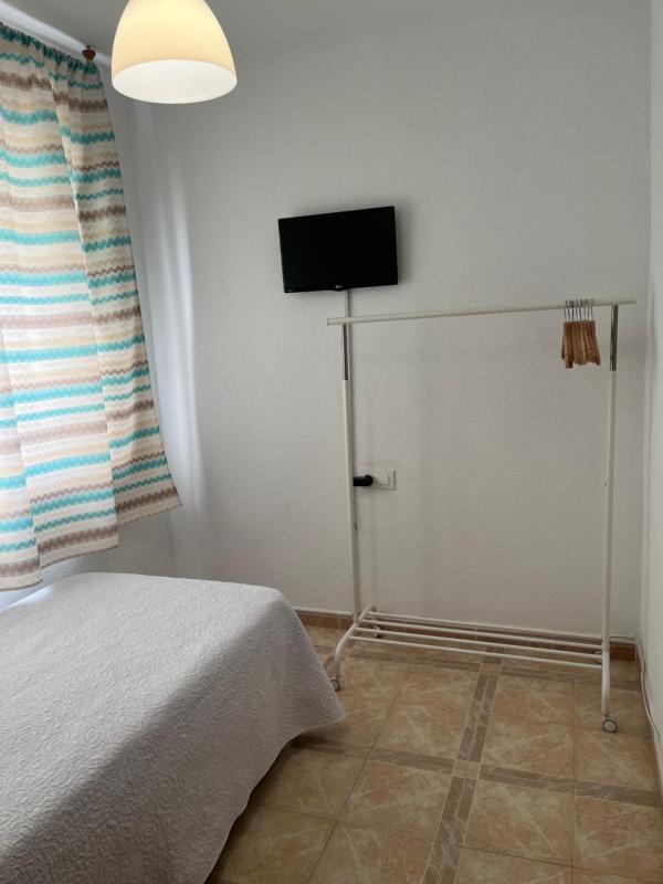 Single Room image 3