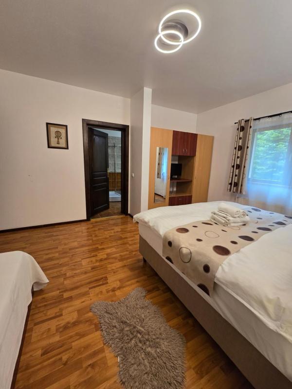 One-Bedroom Apartment image 2